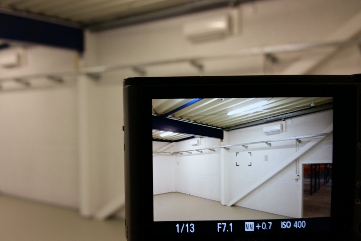 Klimaservice und Wartung von Lüftungsanlagen in einer Industriehalle – Kontrolle und Dokumentation durch KOCH-KLIMATECHNIK.